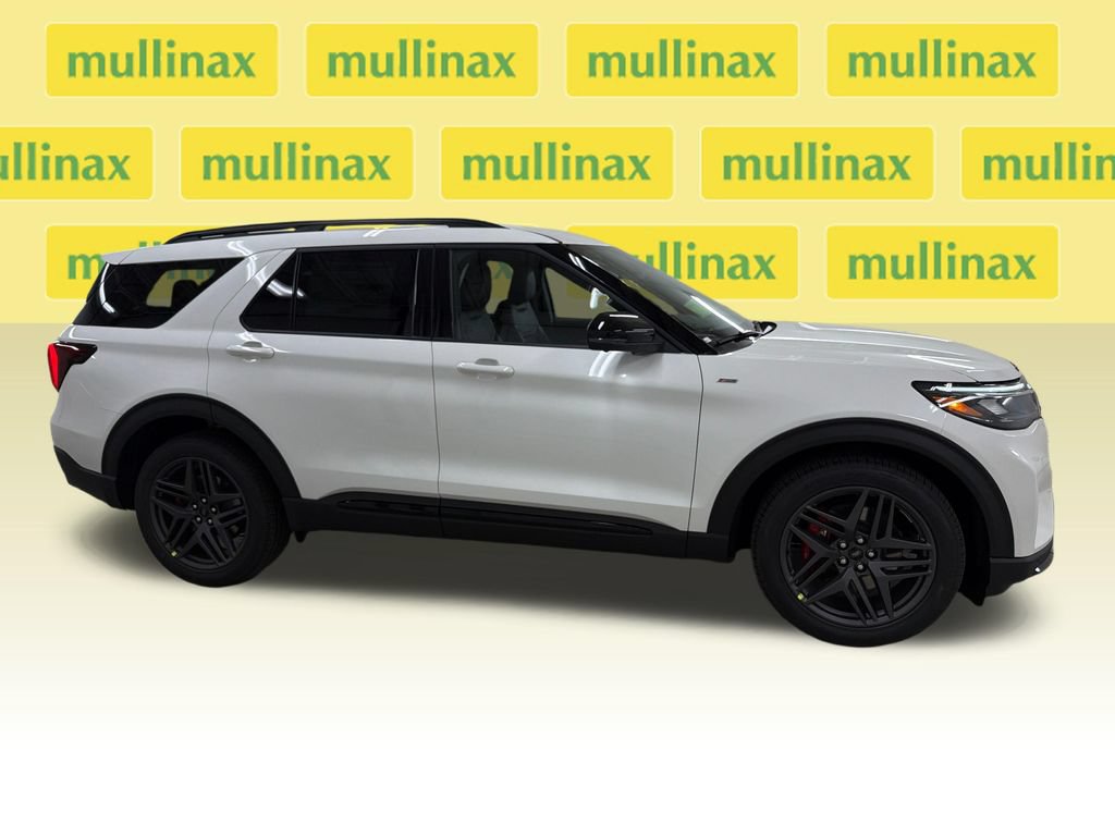 New 2026 Ford Explorer ST-Line w/ ST-Line Street Pack RWD image 2