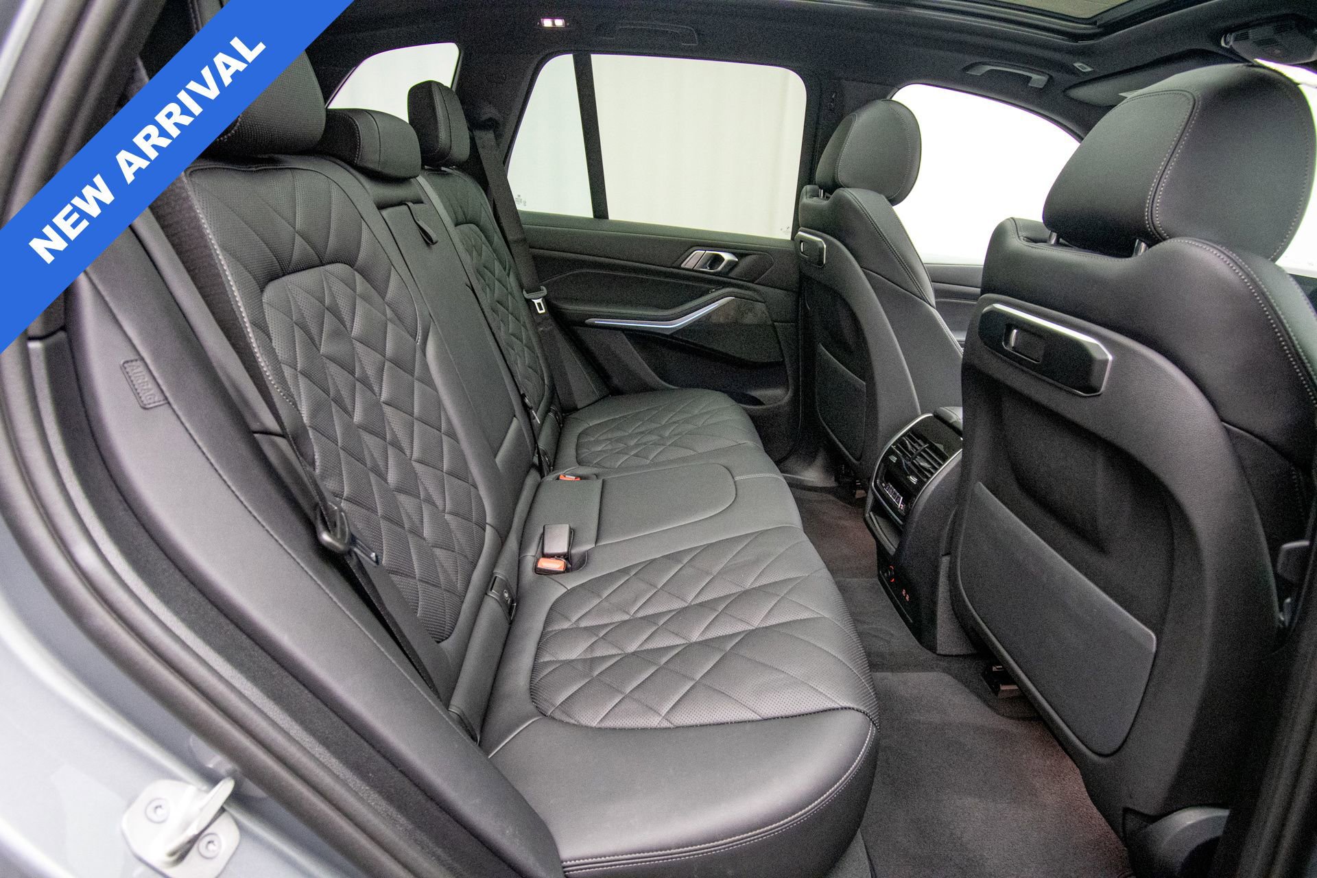 Used 2024 BMW X5 xDrive40i w/ Parking Assistance Package AWD/4WD image 19