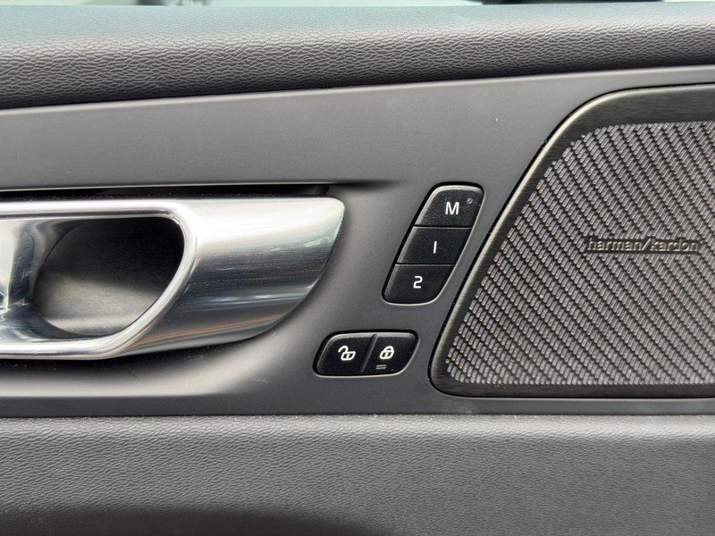 Certified 2023 Volvo XC60 B5 Plus w/ Climate Package FWD image 18