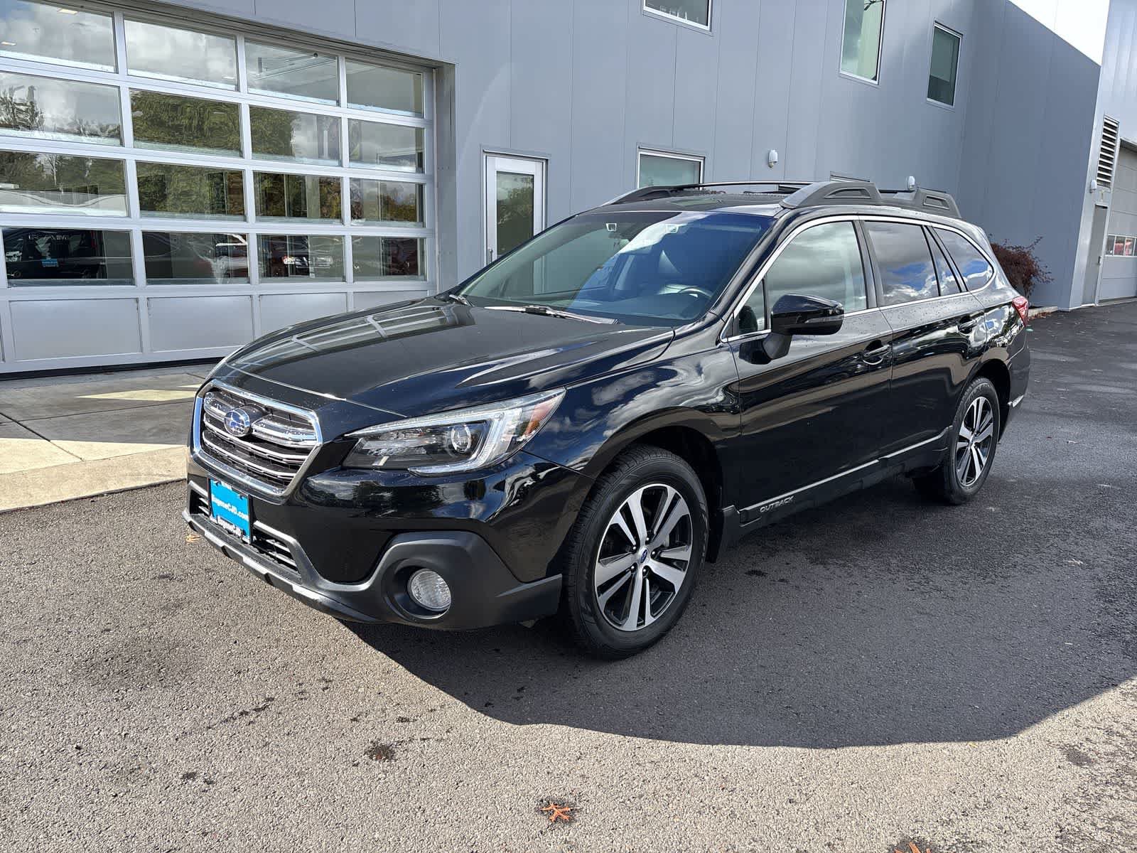 Used 2018 Subaru Outback 2.5i Limited AWD/4WD image 1