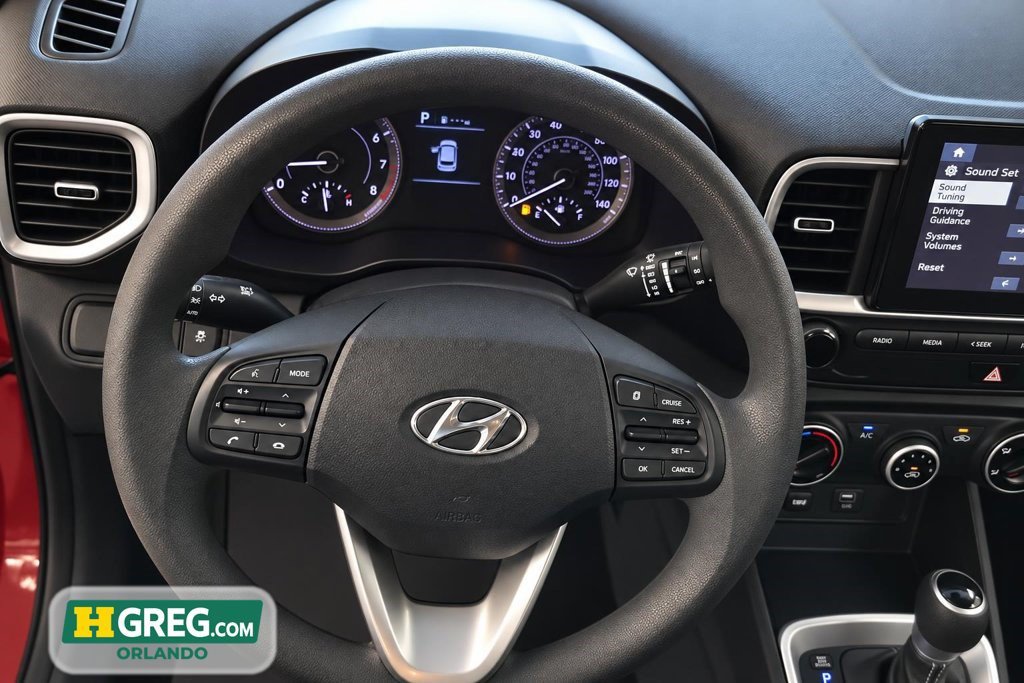 Used 2021 Hyundai Venue SE FWD image 14