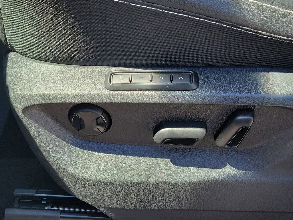 Used 2023 Volkswagen Atlas SEL R-Line image 20