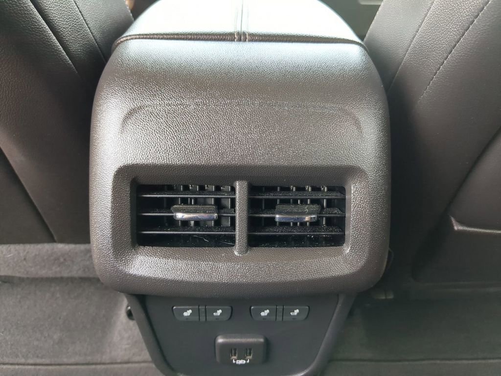 Used 2024 GMC Terrain Denali w/ Black Diamond Edition AWD/4WD image 16