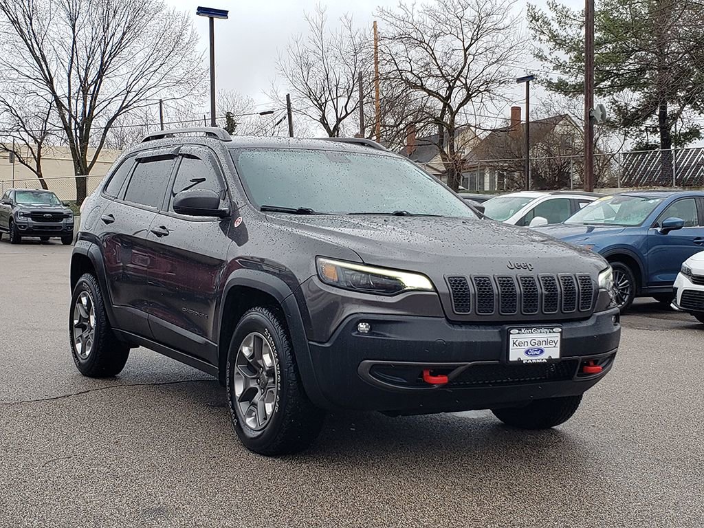 Used 2019 Jeep Cherokee Trailhawk image 3
