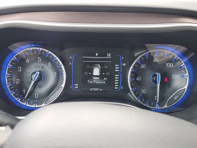Used 2024 Chrysler Pacifica Touring-L image 13