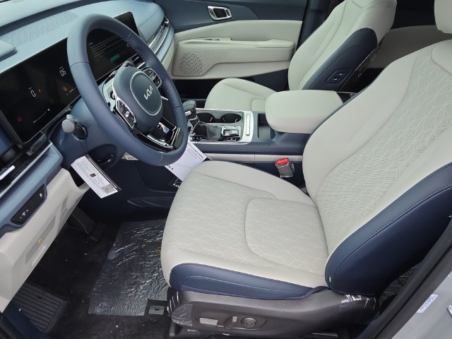 New 2026 Kia Carnival EX FWD image 5