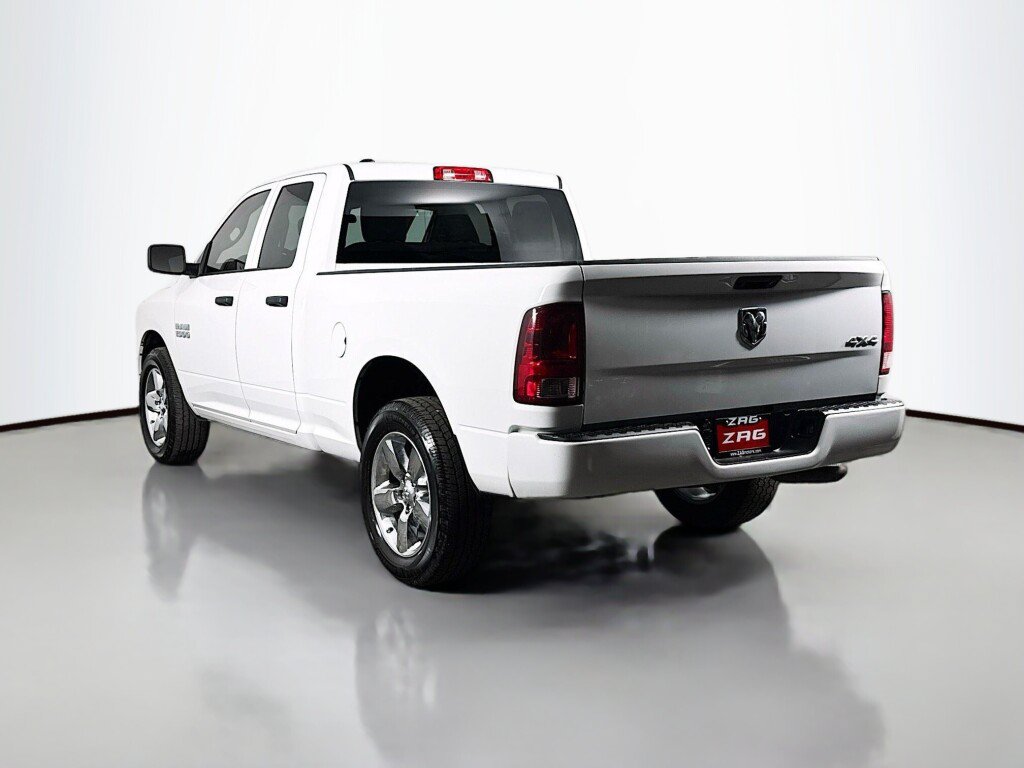Used 2018 RAM 1500 Express w/ Express Value Package AWD/4WD image 3