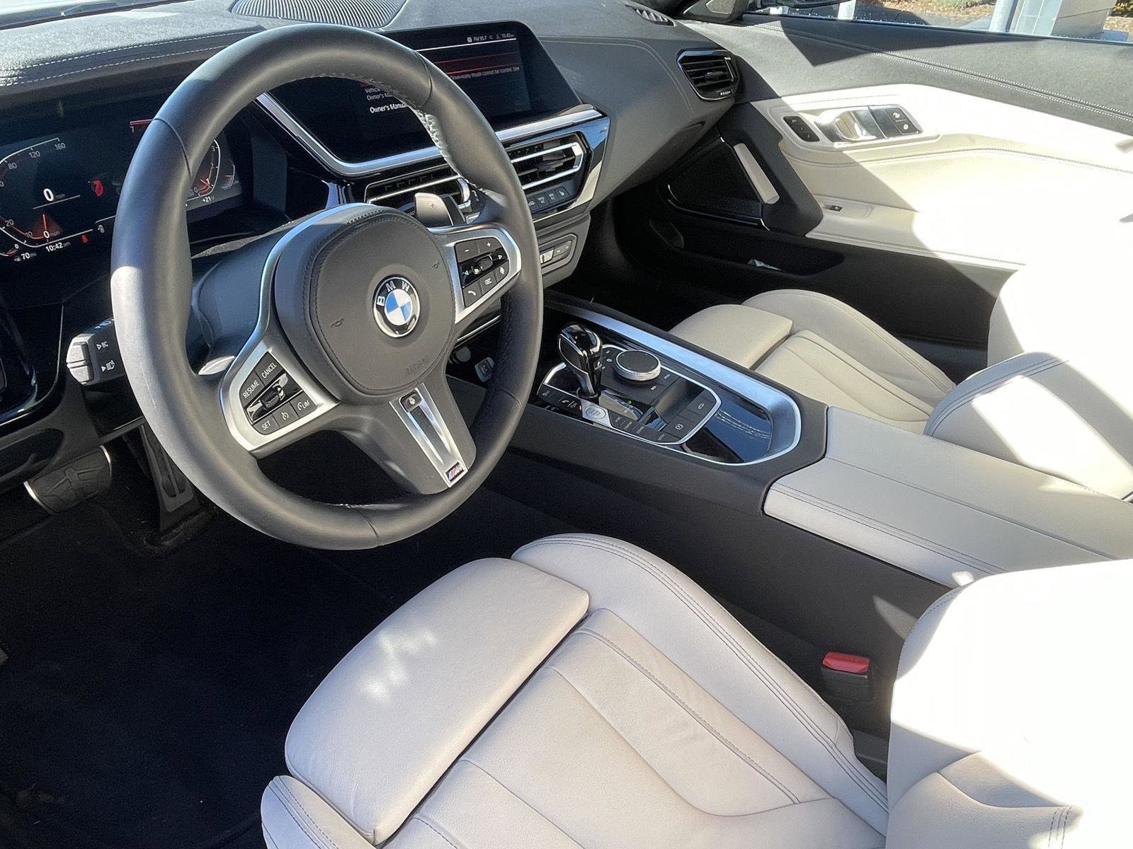 Used 2023 BMW Z4 sDrive30i w/ Convenience Package image 10