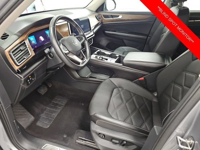 Used 2025 Volkswagen Atlas SE AWD/4WD image 14