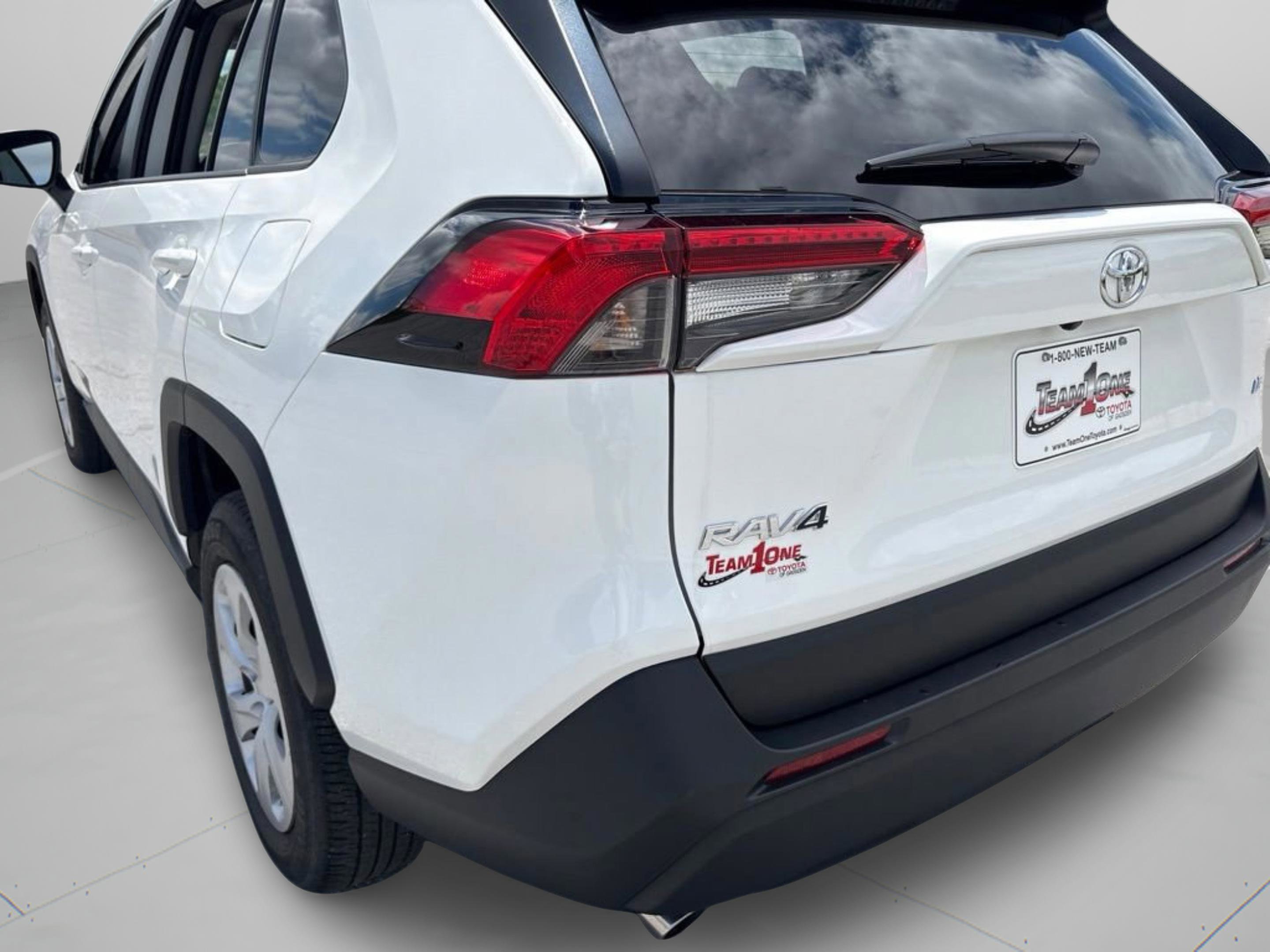 Used 2025 Toyota RAV4 LE FWD image 37