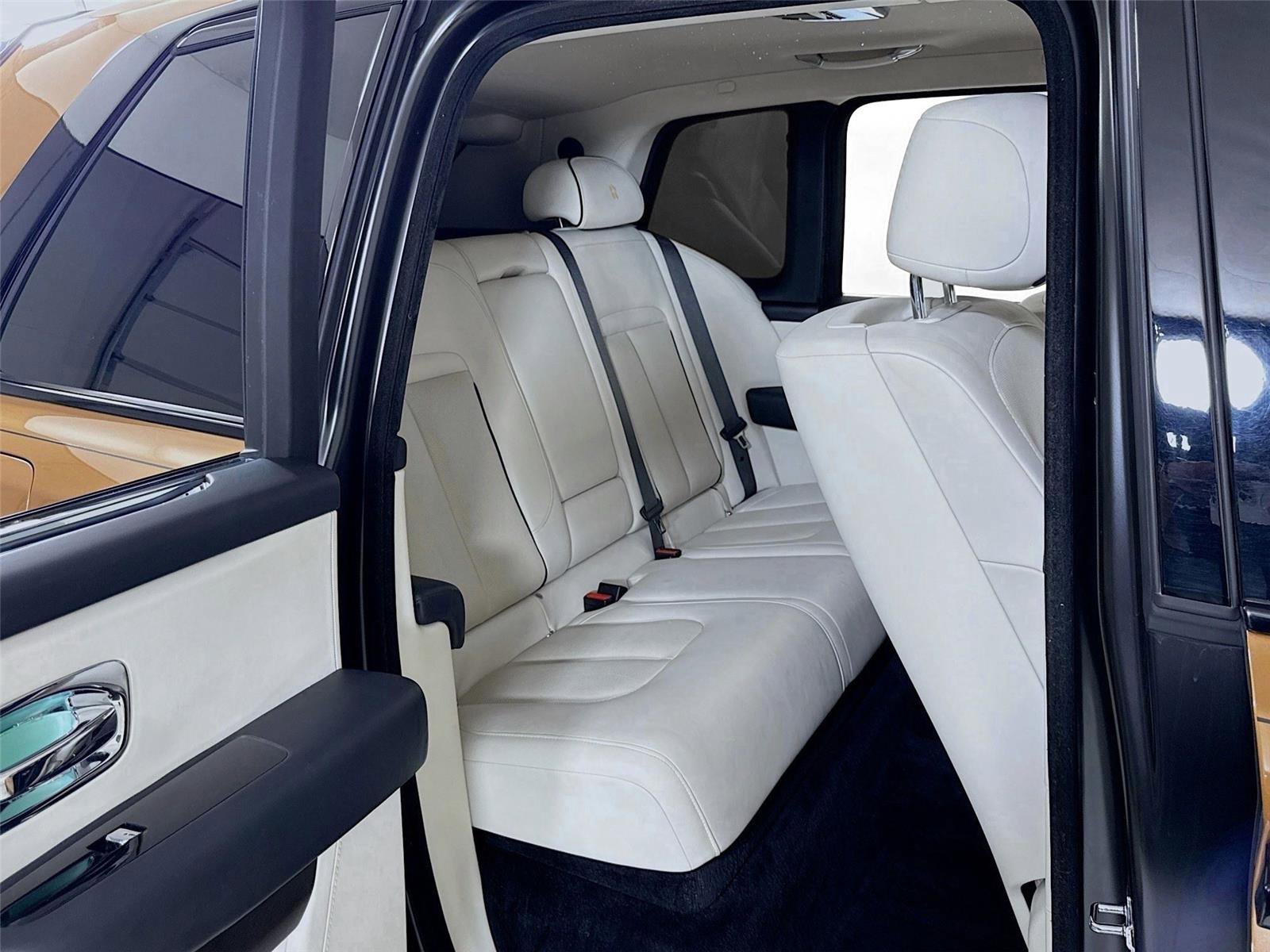 Used 2021 Rolls-Royce Cullinan image 30