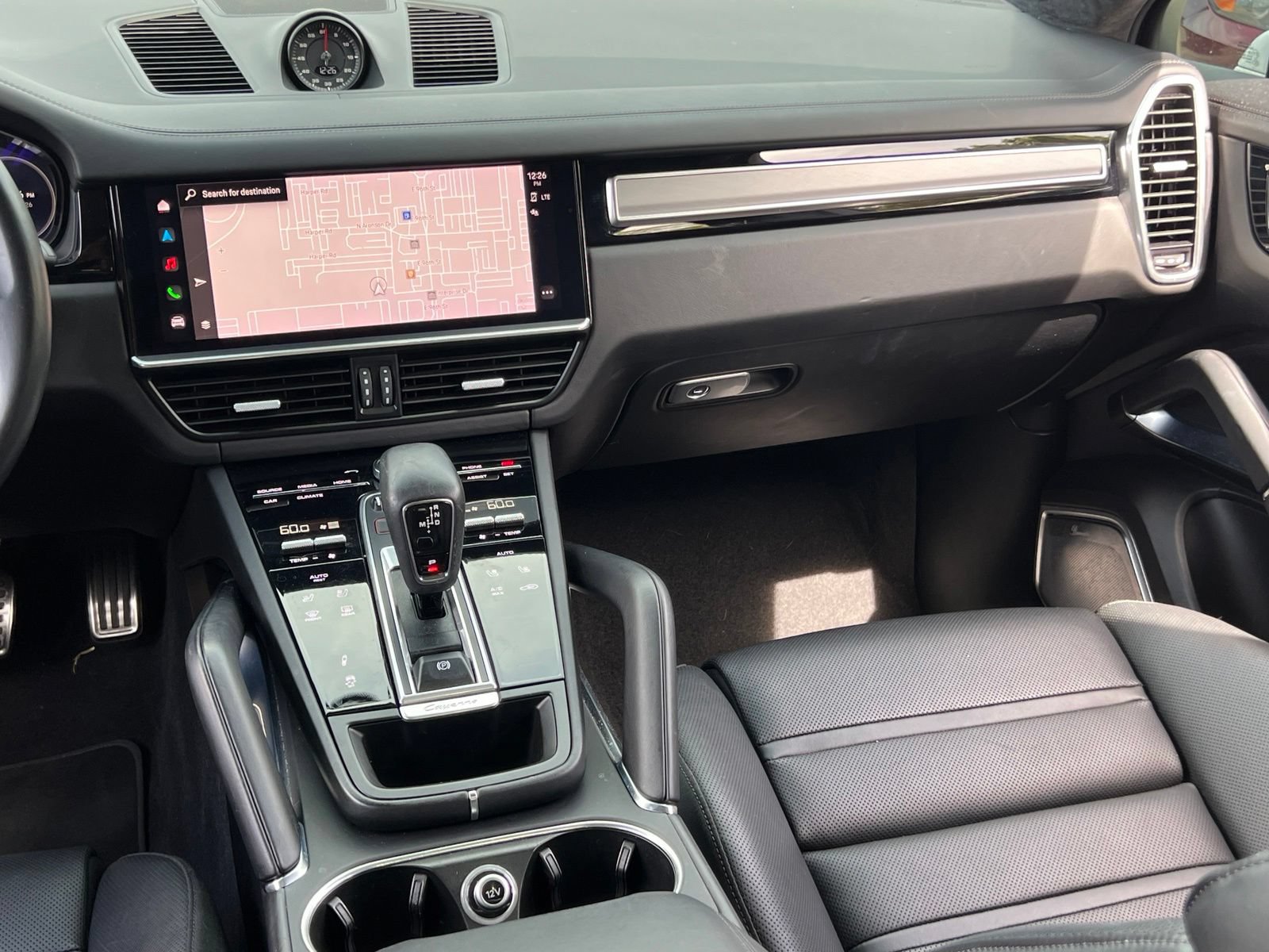 Certified 2023 Porsche Cayenne Turbo AWD/4WD image 29