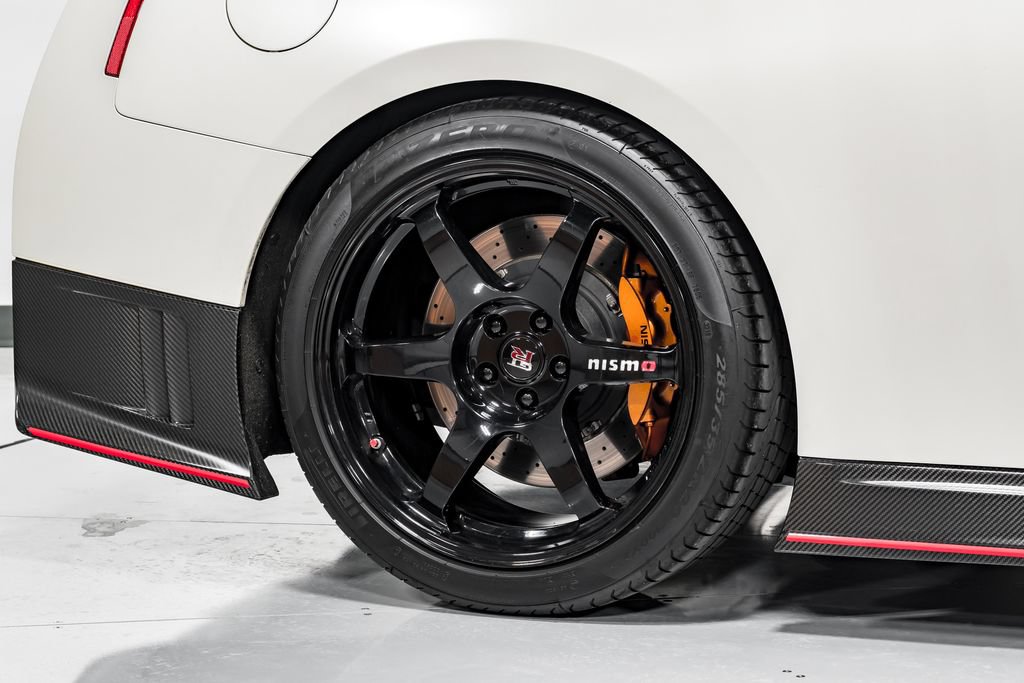 Used 2016 Nissan GT-R NISMO AWD/4WD image 45