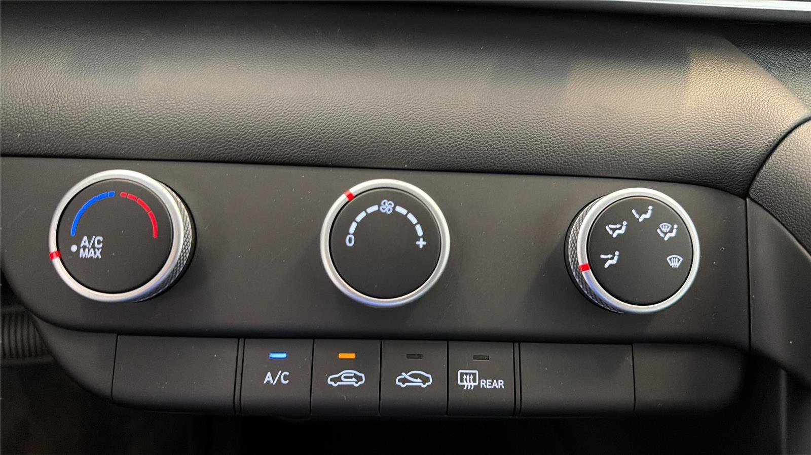 Certified 2026 Hyundai Elantra SE FWD image 22