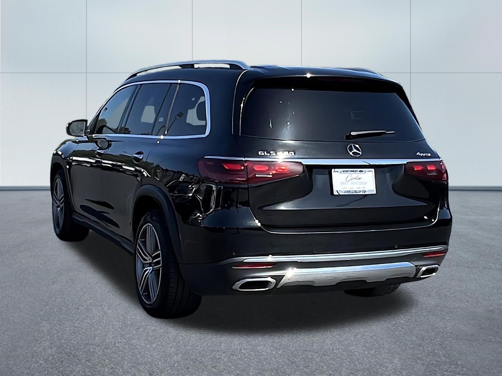 Used 2025 Mercedes-Benz GLS 450 4MATIC image 4