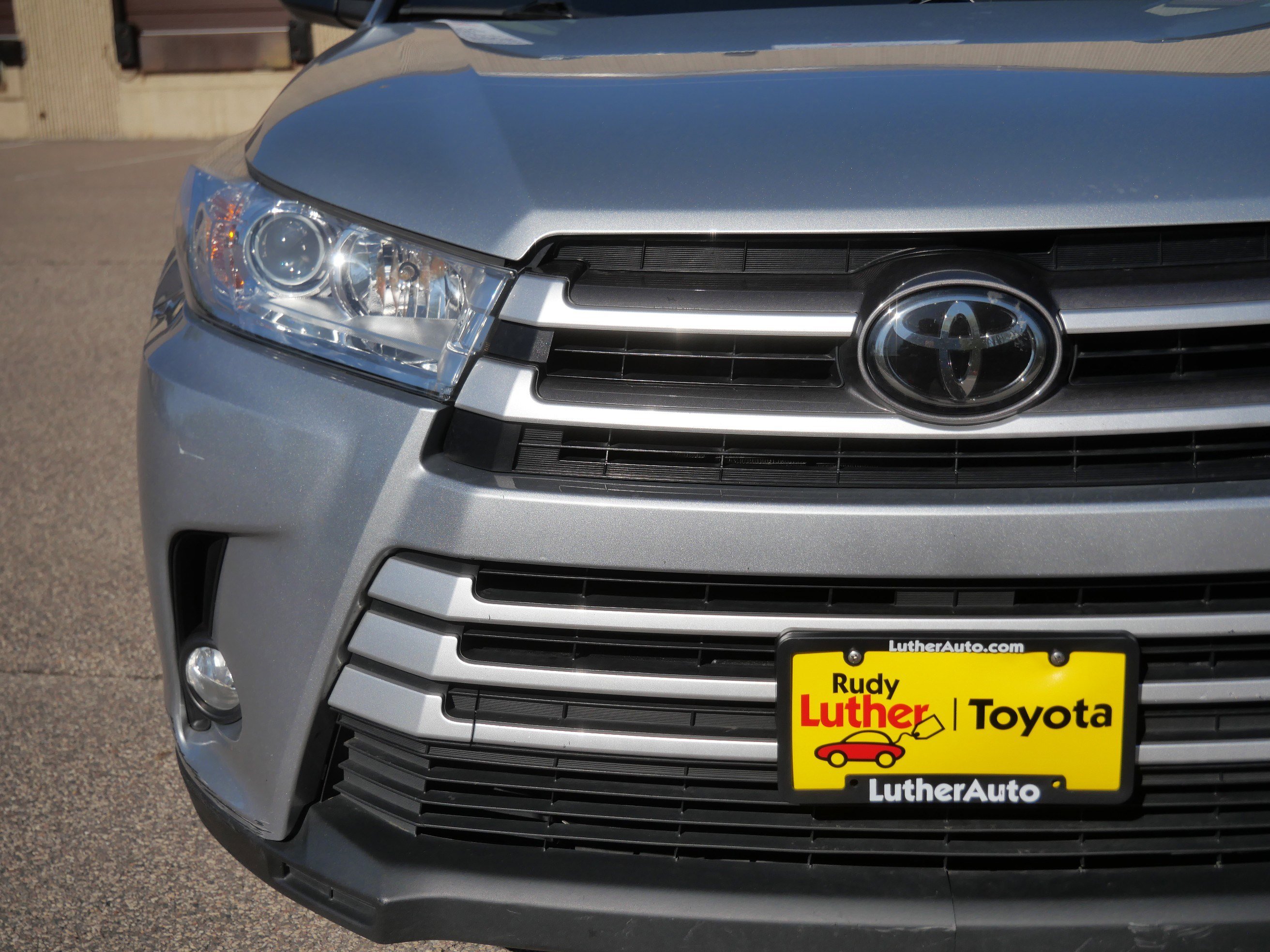 Certified 2017 Toyota Highlander XLE AWD/4WD image 16