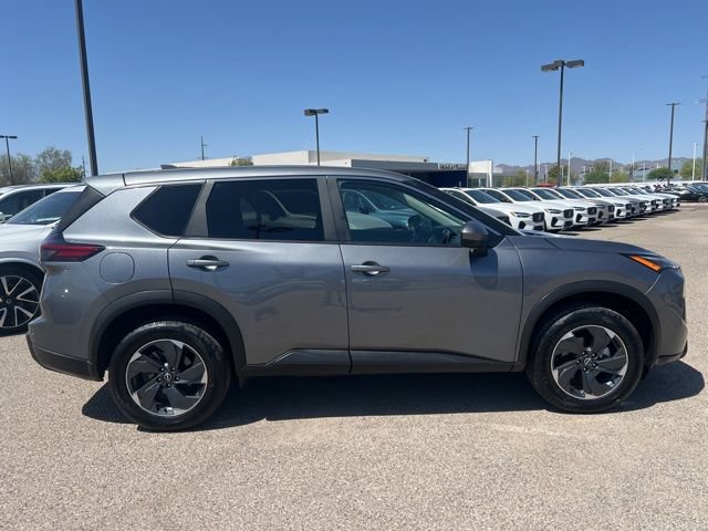 Used 2025 Nissan Rogue SV FWD image 2
