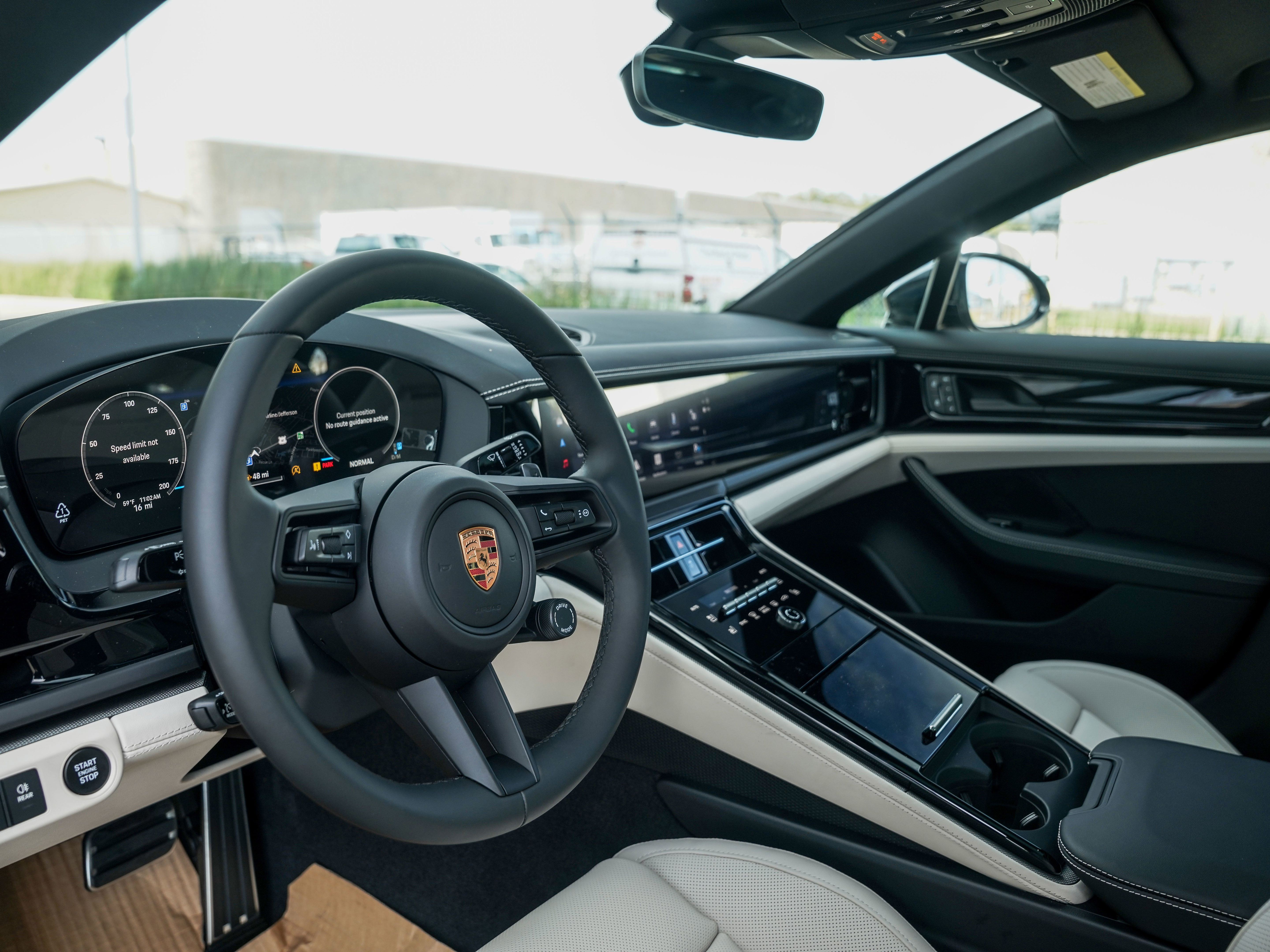 New 2026 Porsche Panamera 4 image 4