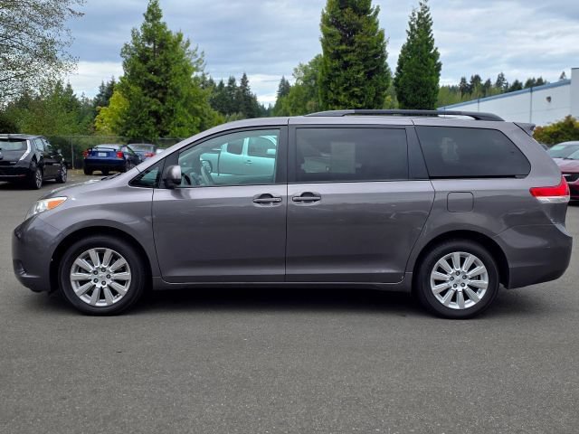 Used 2014 Toyota Sienna LE AWD/4WD image 7