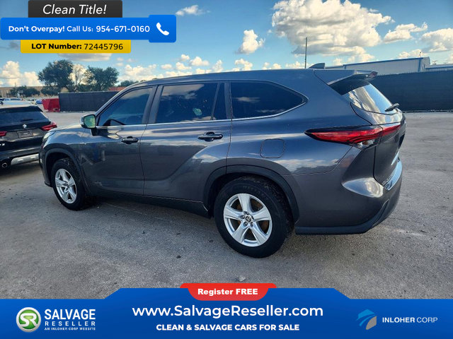 Used 2023 Toyota Highlander L FWD image 3