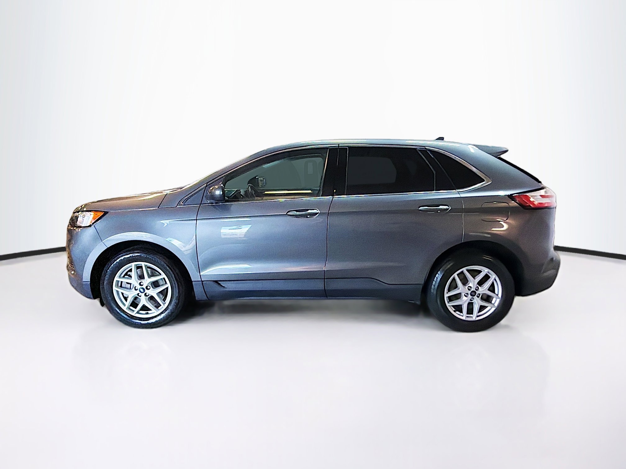 Used 2022 Ford Edge SEL image 4