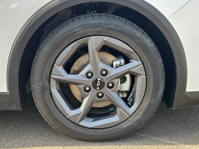 Used 2025 Kia K4 FWD image 23