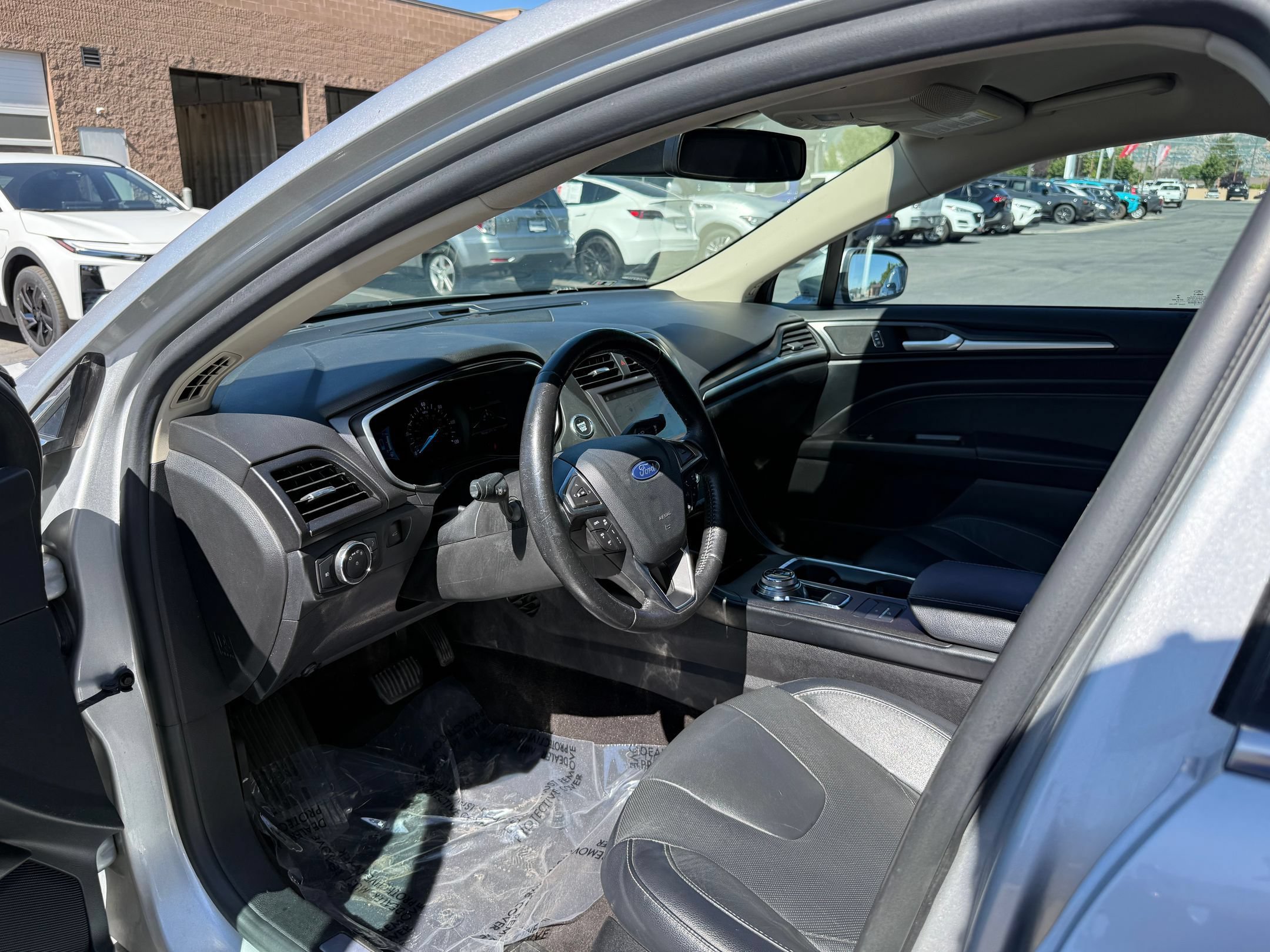 Used 2019 Ford Fusion Energi Titanium FWD image 11
