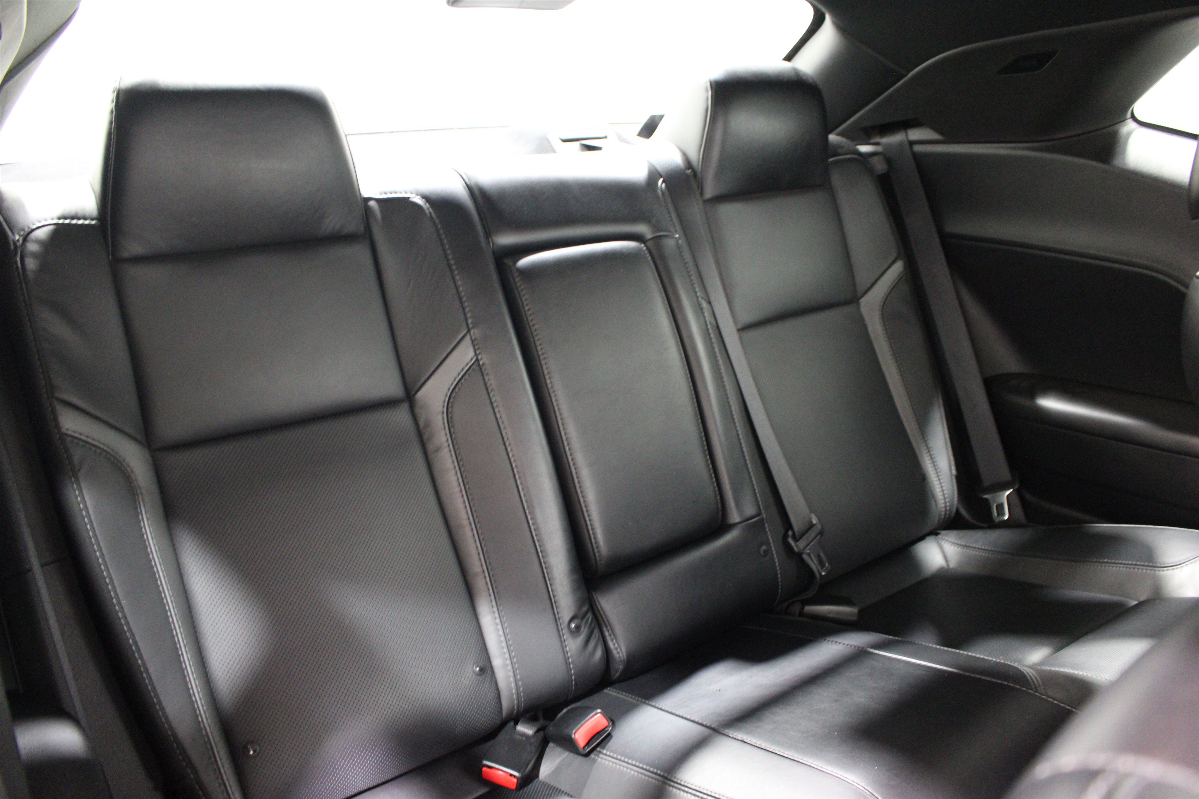 Used 2015 Dodge Challenger R/T Plus RWD image 21