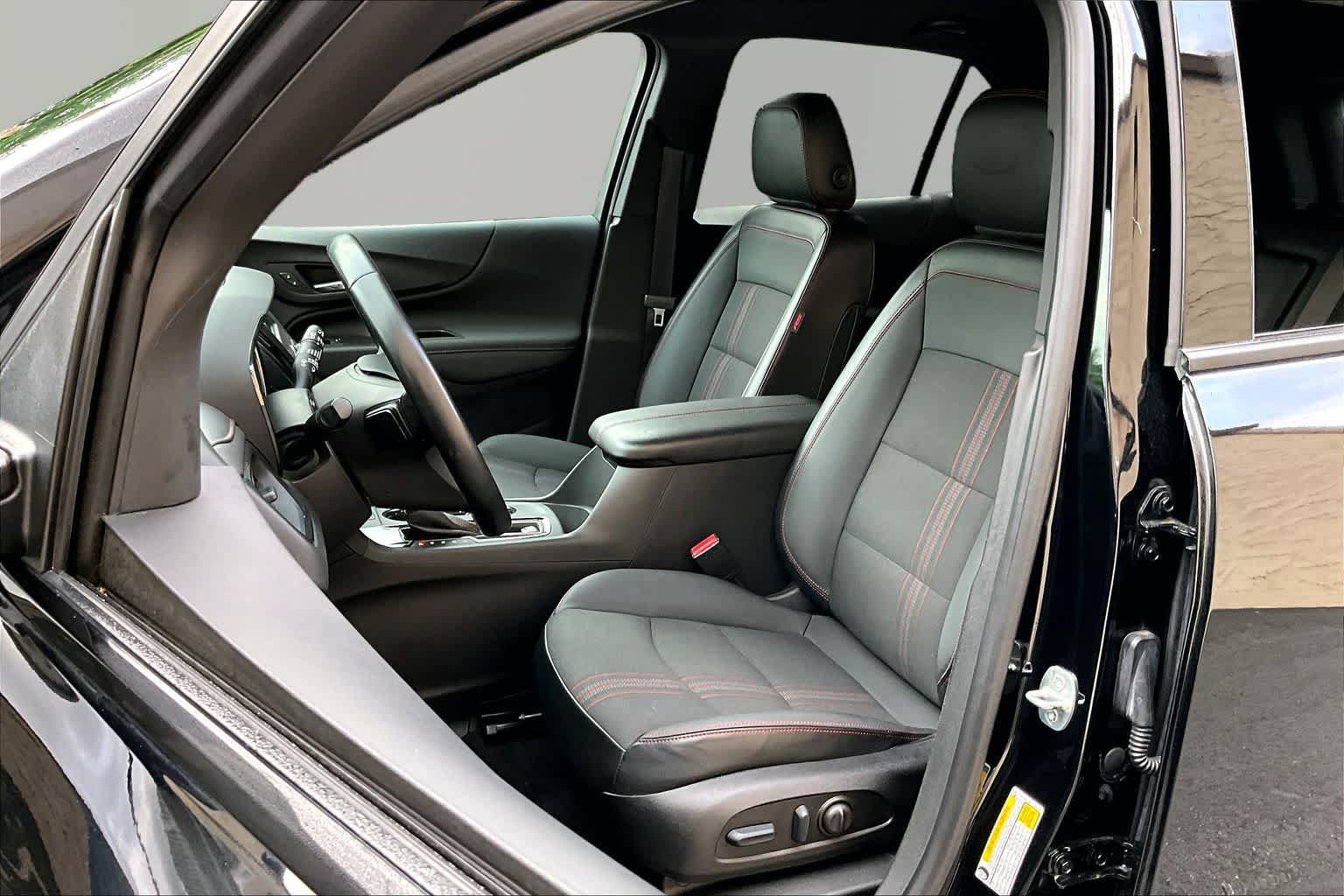 Used 2023 Chevrolet Equinox RS FWD image 8