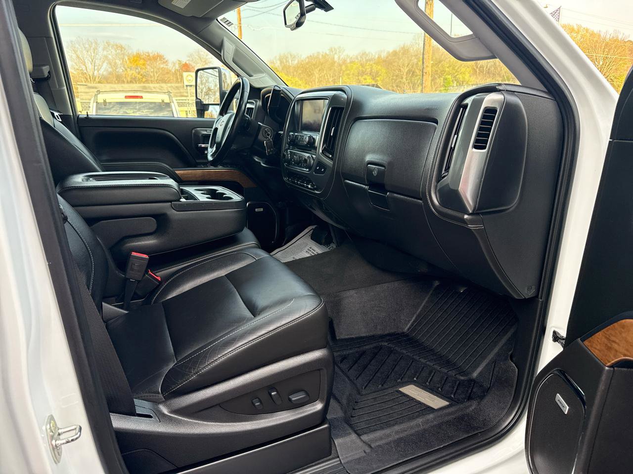 Used 2019 Chevrolet Silverado 2500 LTZ w/ Duramax Plus Package AWD/4WD image 12