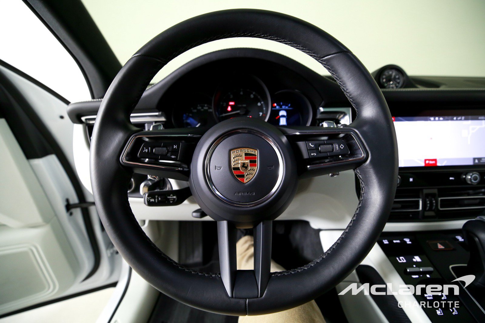 Used 2024 Porsche Macan w/ Premium Plus Package AWD/4WD image 14