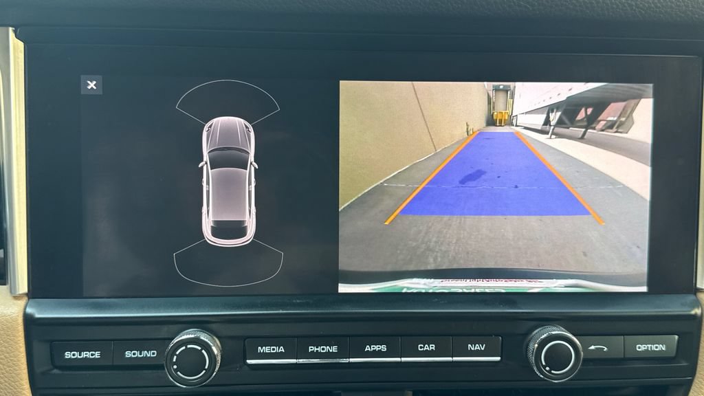 Used 2019 Porsche Macan AWD/4WD image 29