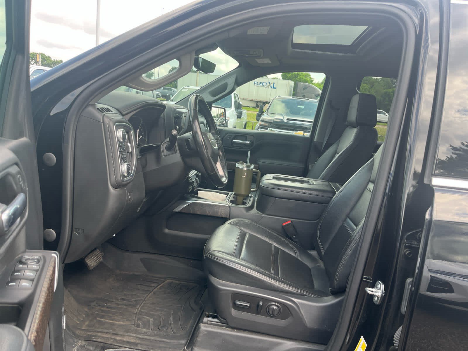 Certified 2021 GMC Sierra 1500 Denali w/ Denali Ultimate Package AWD/4WD image 8