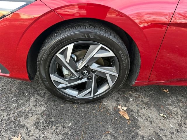 Used 2025 Hyundai Elantra Sport image 21