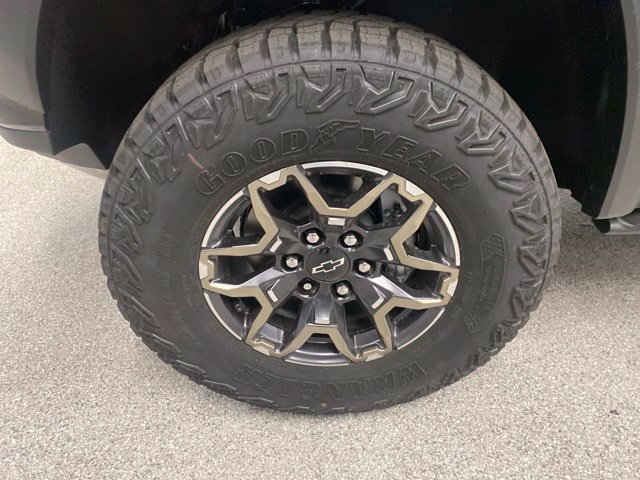 New 2026 Chevrolet Colorado ZR2 w/ Technology Package AWD/4WD image 10