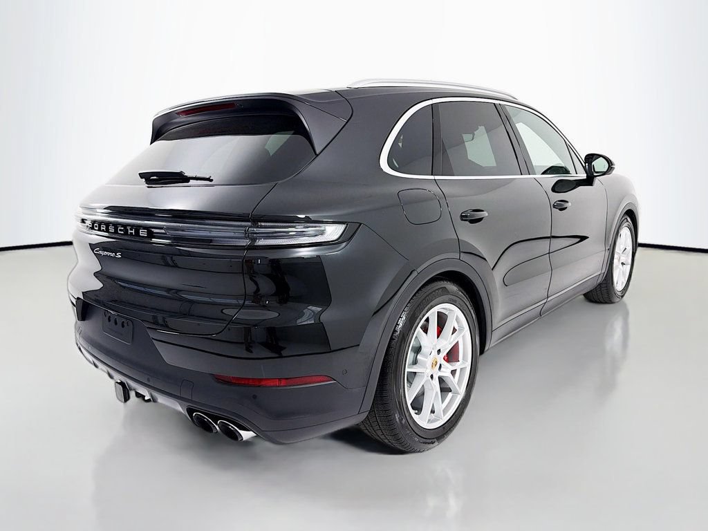 Certified 2025 Porsche Cayenne S AWD/4WD image 9
