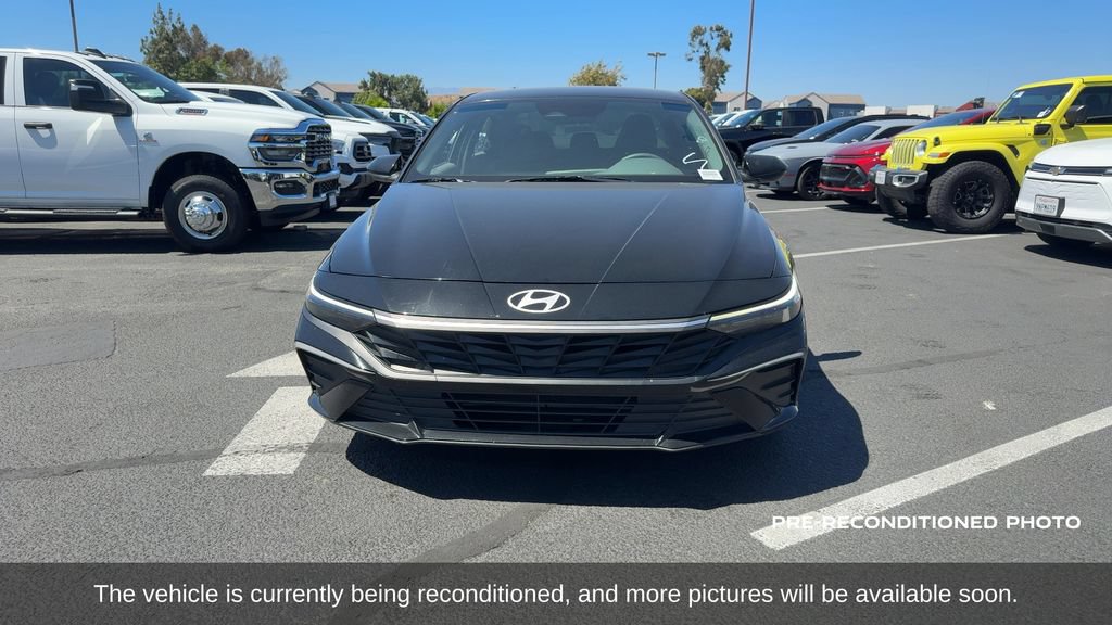 Used 2024 Hyundai Elantra SEL FWD image 2