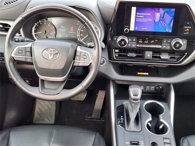 Used 2023 Toyota Highlander XLE image 28