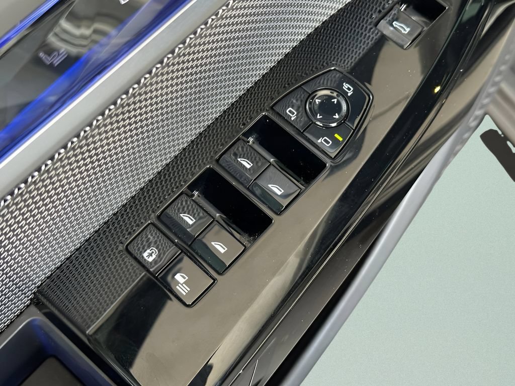 Certified 2023 BMW 740i RWD image 13