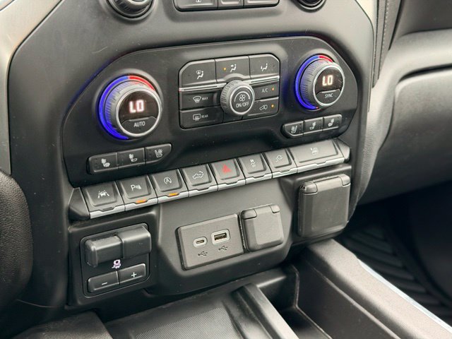 Used 2021 Chevrolet Silverado 1500 LTZ w/ Technology Package AWD/4WD image 18