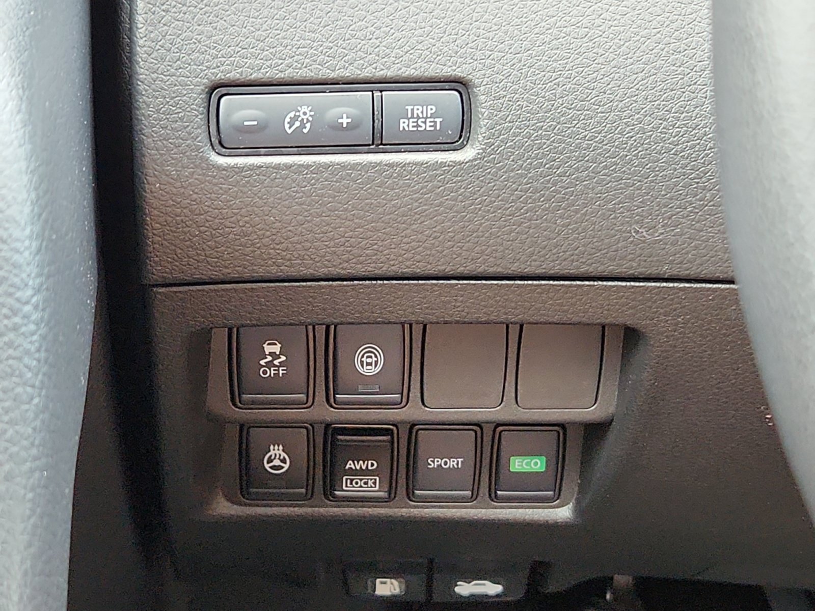 Used 2022 Nissan Rogue Sport SV AWD/4WD image 25