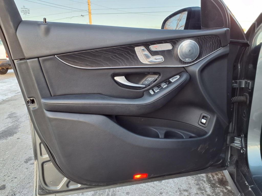 Used 2017 Mercedes-Benz GLC 300 4MATIC Coupe image 28