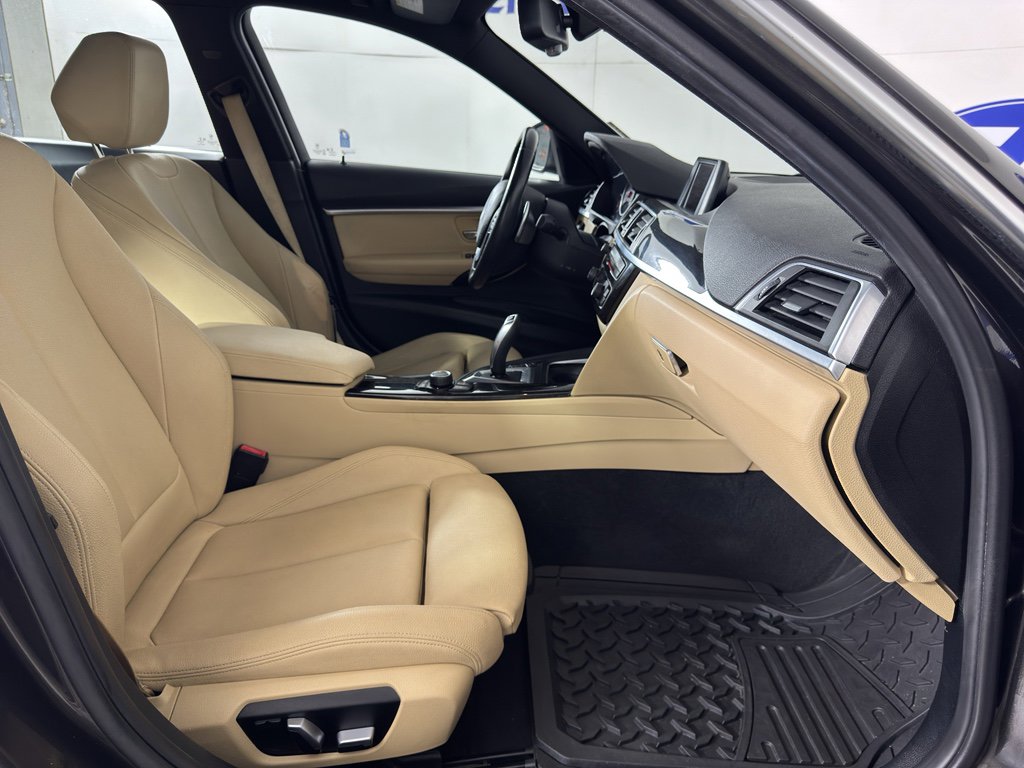 Used 2017 BMW 330e image 41