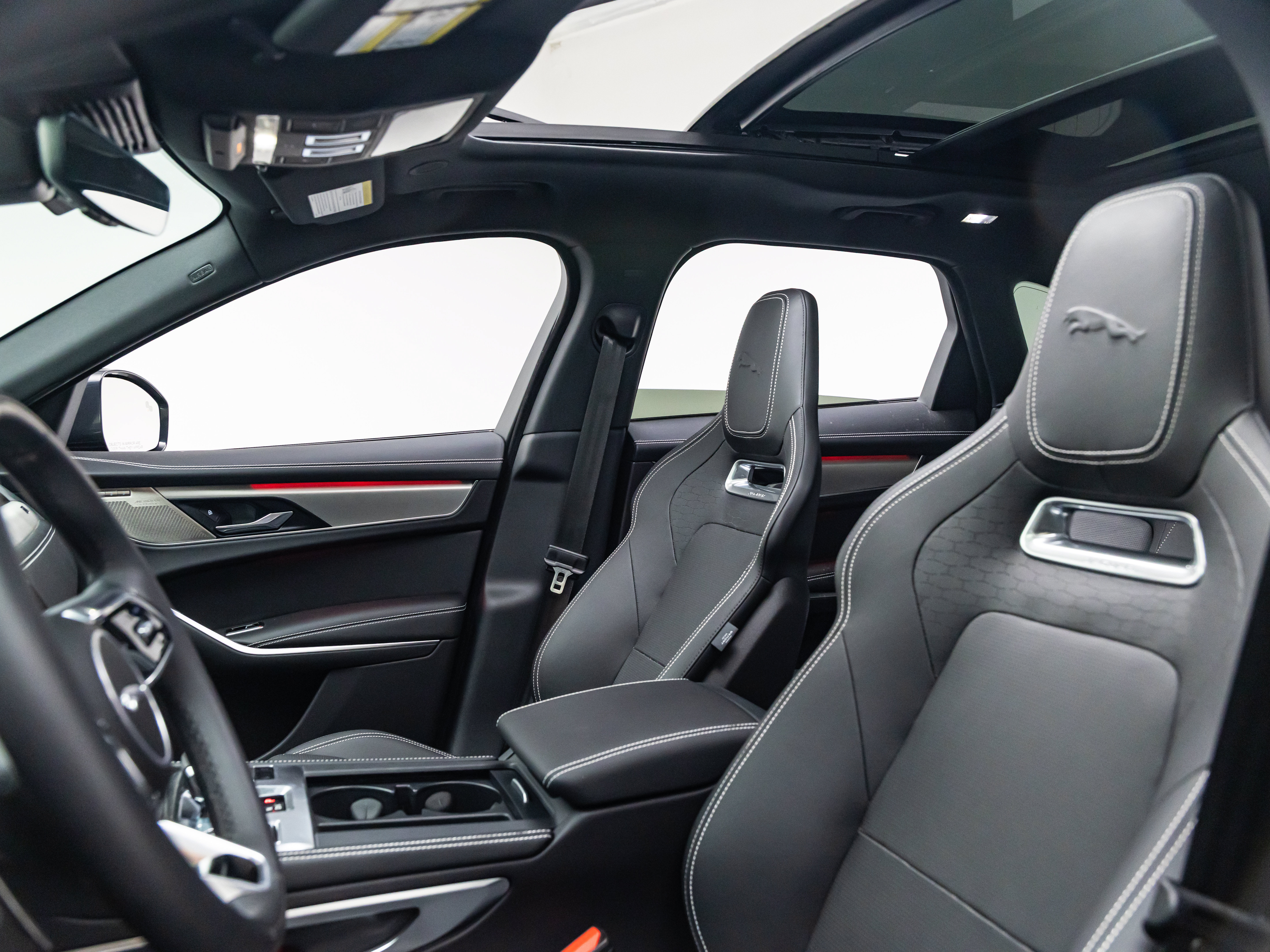 New 2025 Jaguar F-PACE R-Dynamic S AWD/4WD image 15