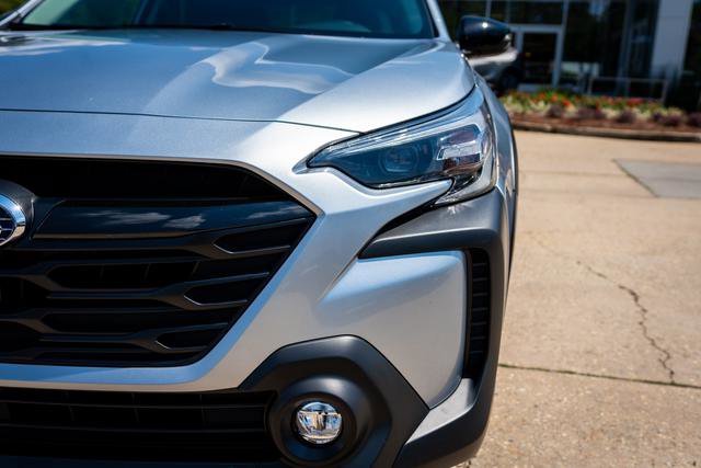 Certified 2025 Subaru Outback Onyx Edition w/ Popular Package #2 image 3