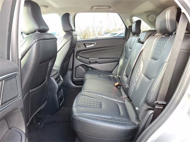 Used 2024 Ford Edge Titanium image 10