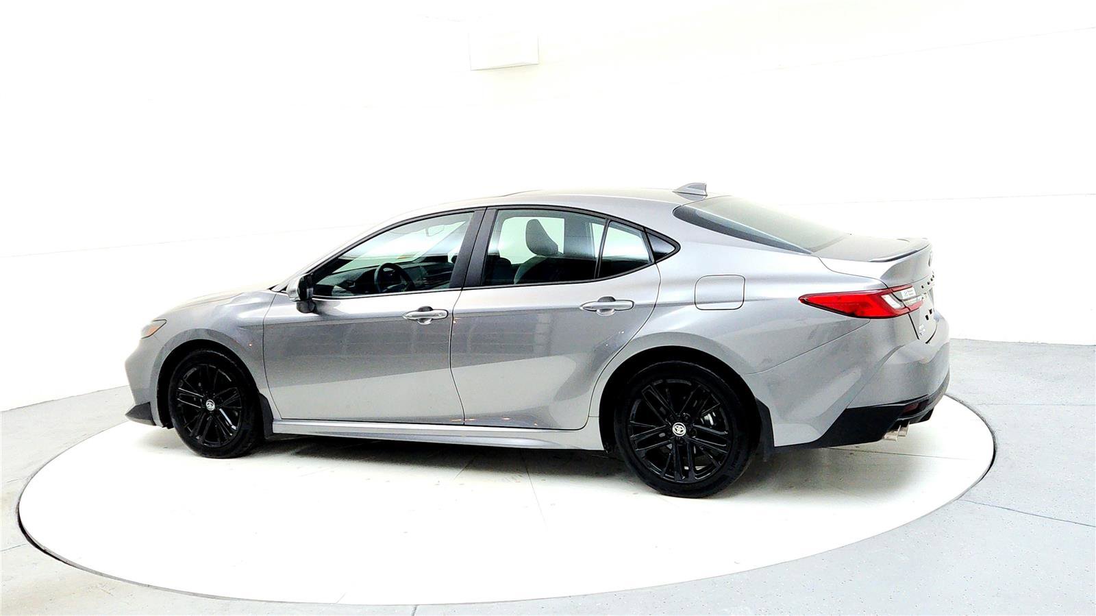 Certified 2025 Toyota Camry SE image 5