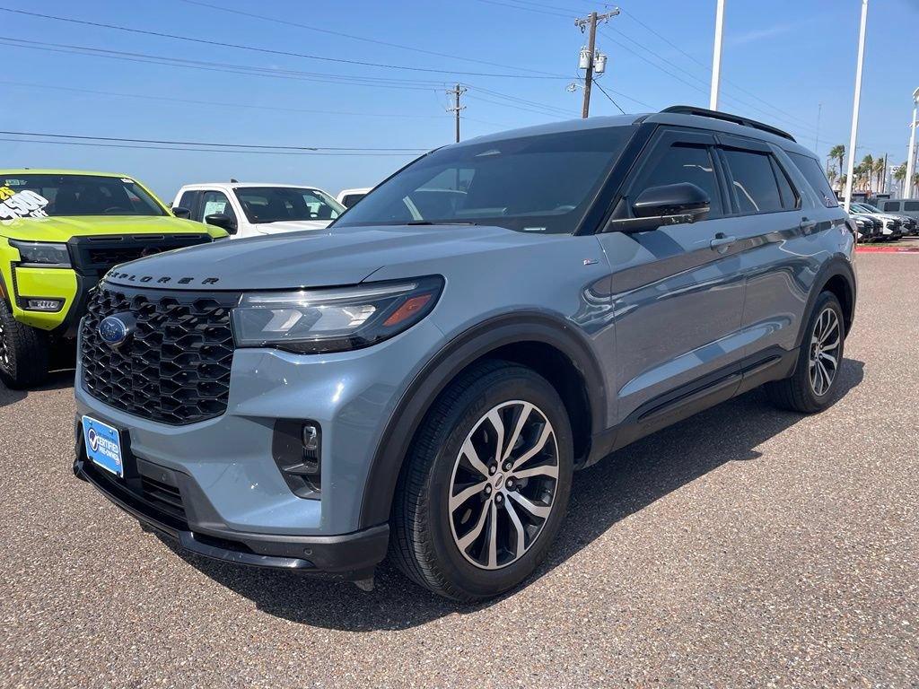 Used 2025 Ford Explorer ST-Line RWD image 3