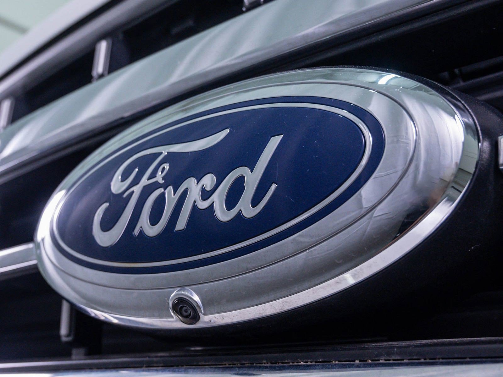 Used 2023 Ford F150 Lariat w/ Equipment Group 502A High AWD/4WD image 5