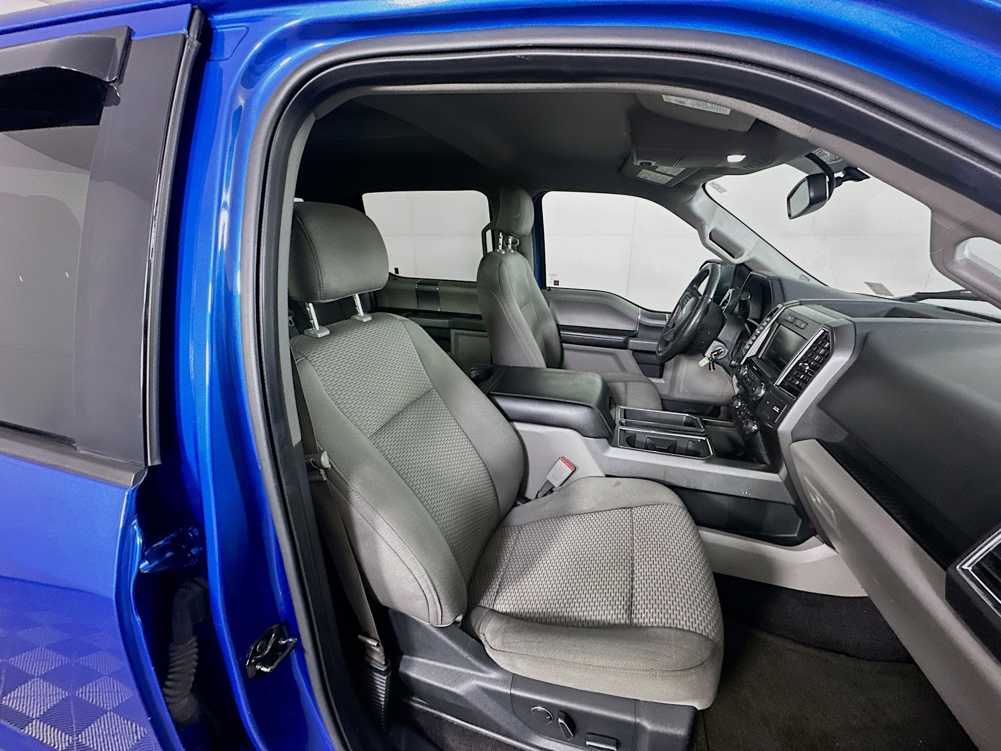 Used 2015 Ford F150 XLT w/ Equipment Group 302A Luxury image 30